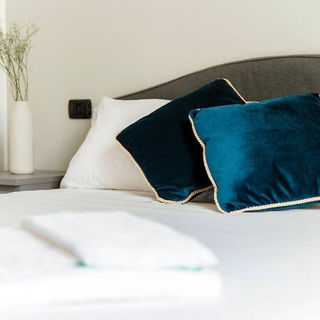 Shades Of Lake - Blue Apartment โกโม ภายนอก รูปภาพ