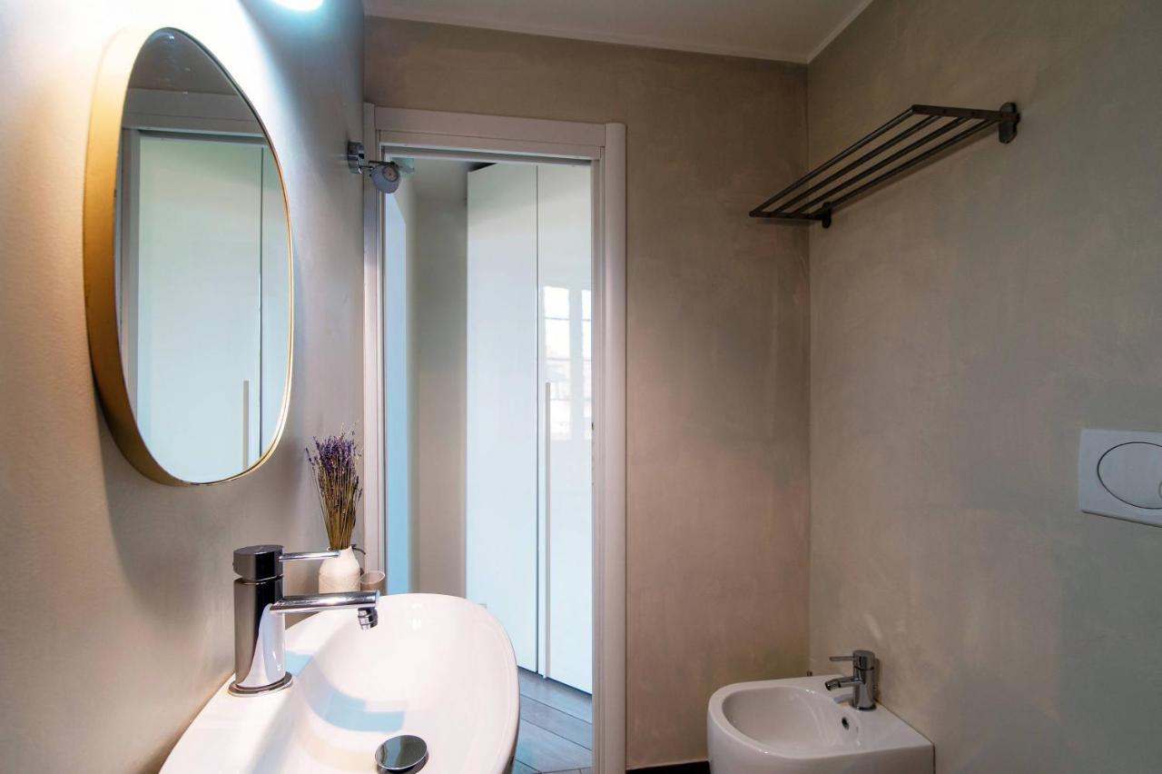 Shades Of Lake - Blue Apartment โกโม ภายนอก รูปภาพ